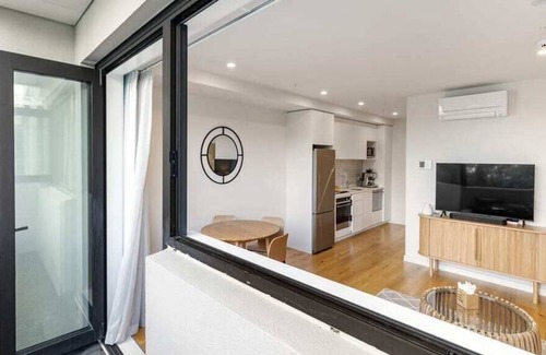 Mission Bay Apartment | Convenient Modern 2-Bedroom Unit with Free Parking