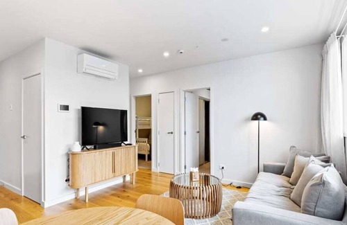 Mission Bay Apartment | Convenient Modern 2-Bedroom Unit with Free Parking