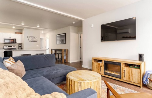 Anaconda Condo | Convenient & Modern Condo Living