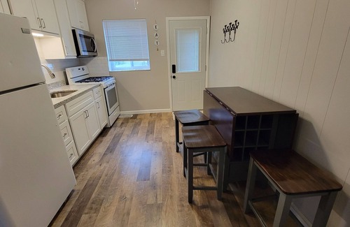 Ballwin Condo | Convenient Newly Renovated Ballwin 2 Bedroom Condo