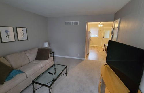 Ballwin Condo | Convenient Newly Renovated Ballwin 2 Bedroom Condo