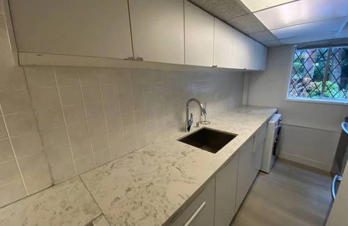 West Vancouver Apartment | convenient privet room near cypress ski resort