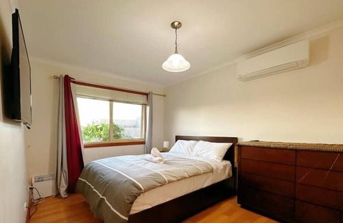 Lauderdale House | Convenient Retreat just 10 Minutes from Airport