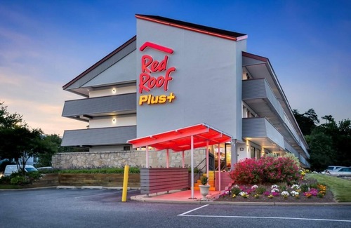 Linthicum Heights House | Convenient Room Near BWI – Free Shuttle Service and Cable TV
