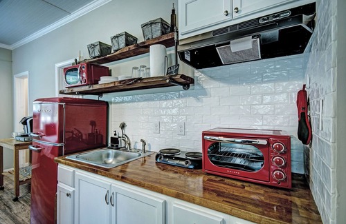 Tougaloo Apartment | Convenient/Safe Location: Studio APT near WholeFoods