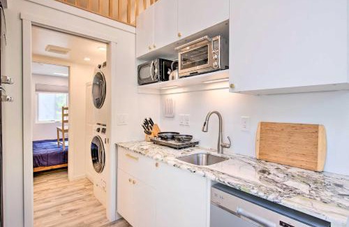 South Salt Lake House | Convenient Salt Lake Tiny Home with Chic Interior!