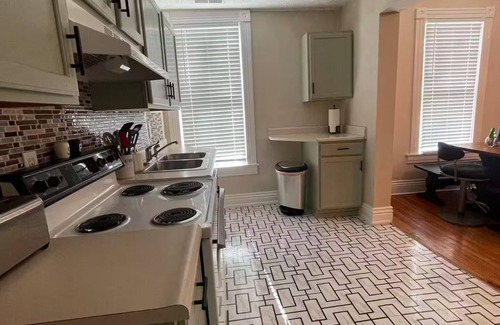Wilder Park Condo | Convenient & Spacious Derby Penthouse: w/Parking