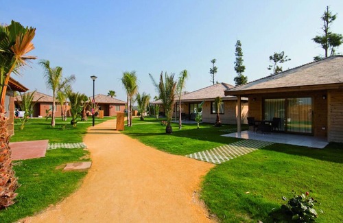 Chiva House | Convenient Stay! 3 Cabins with Kitchens & Terraces! Indoor & Outdoor Pools, Spa!