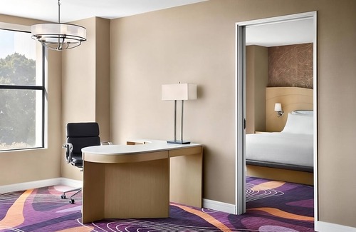 Pasadena Hotel | Convenient Stay in California! Pool, Pets Allowed, Near Norton Simon Museum