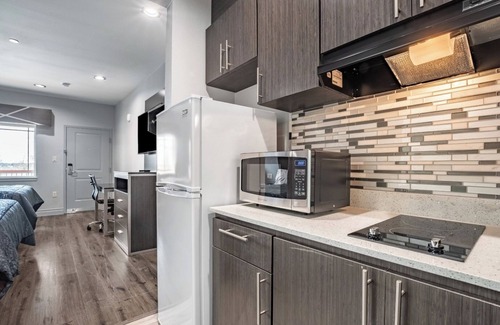 Katy Hotel | Convenient Stay Located Right off I-10 | Family Stay | Free Breakfast & Parking