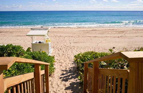 Hillsboro Beach House | Convenient Stay, Superb Location! Onsite Pool, Pets Allowed