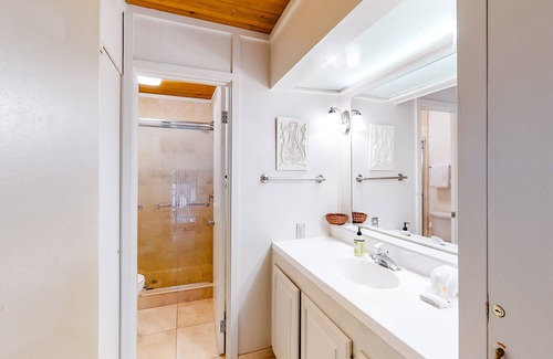 Elkhorn Apartment | Convenient Studio, Walking Distance to Sun Valley Lake - Shopping, Skiing Nearby