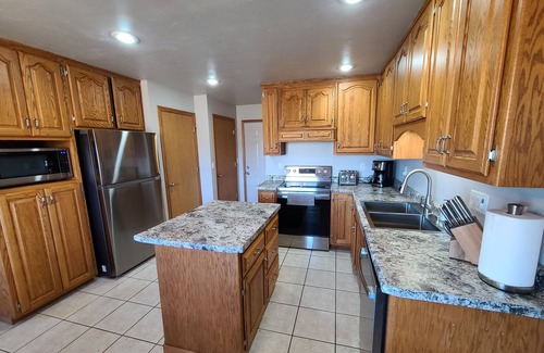 Green Bay House | Convenient to Green Bay's beltline where you can get anywhere in 15 minutes.