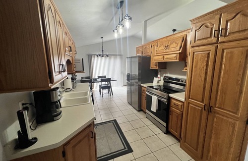 Green Bay House | Convenient to Green Bay's beltline where you can get anywhere in 15 minutes.