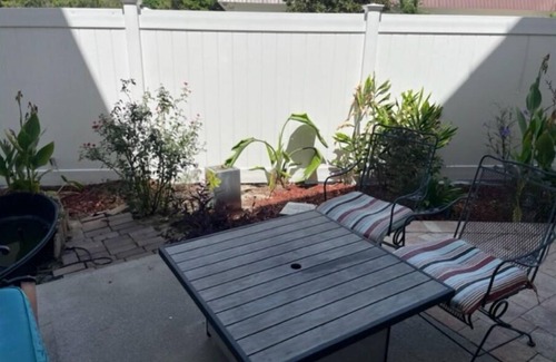 El Centro Beach House | Convenient to everything with Pool! West end townhome ,5 min walk to the Beach!