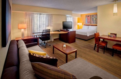 Bethlehem Resort | Convenient Tourist Location! Free Breakfast, Kitchen, Seasonal Outdoor Pool!