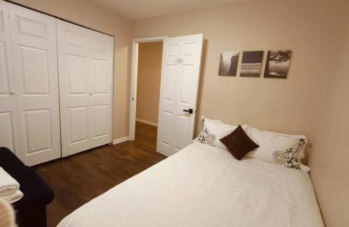 Marpole House | Convenient Urban Retreat