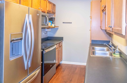 South Main Historic District Condo | Convenient, Vibrant Downtown Condo full of amenities near Beale St.