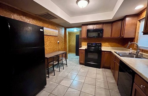 Cape Girardeau House | Conveniently Located Modern Home - Downtown-River-Casino-SEMO-Hospital