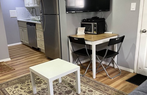 Mariners Harbor House | Conveniently located