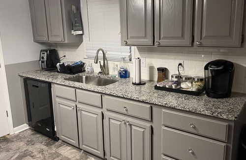 Warner Robins House | Conveniently located 2 miles from Robins Air Force Base.