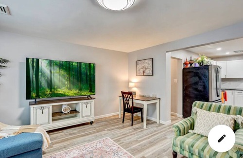 Campbelltown House | conveniently located home is perfect for families and friends.