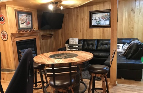 Wetmore House | Conveniently Located Lodge For Easy Access To Adventures In The Hiawatha Forest