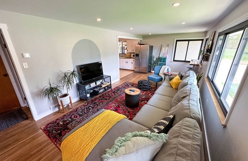 Sewickley House | Conveniently located ranch style home in the North Hills of Pittsburgh!