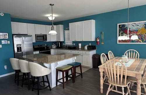 Wildwood Condo | CONVENTION CENTER, BEACH & BOARDS WITHIN 2 BLOCKS! BIG 4 BDRM 2 BATH BEAUTY!
