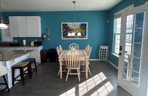 Wildwood Condo | CONVENTION CENTER, BEACH & BOARDS WITHIN 2 BLOCKS! BIG 4 BDRM 2 BATH BEAUTY!