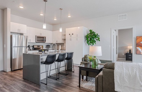 Rio Grande Apartment | Convention Ctr 2BR/2BA Luxury Apartment Pool, HTub, Theatre