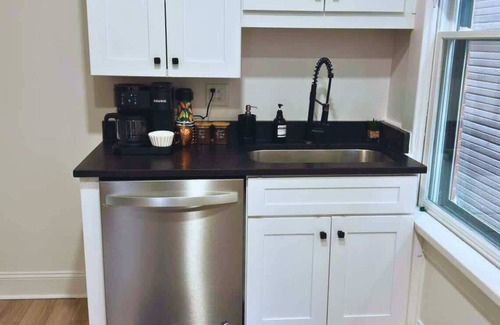Victorian Village House | Convention- King Bed - Parking Free - Short North