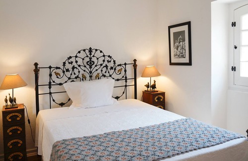Pinheiro Grande Bed & Breakfast | Convento Inn and Artist Residencies