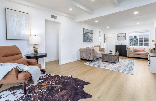Walnut Valley House | Conversation Corner | 4BR | Multiple Living Spaces