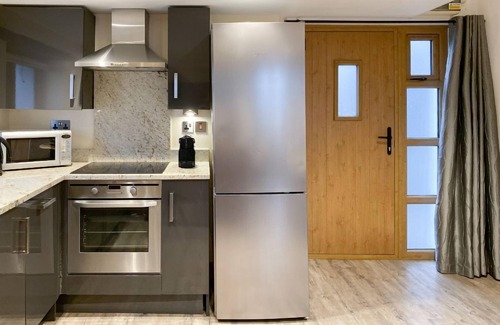 Marhamchurch Cottage | Converted Barn with Superb Sea and Countryside Views