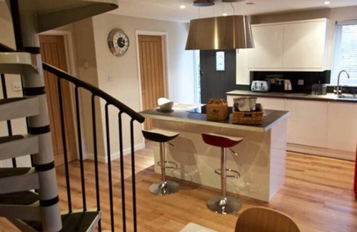 Inkpen House | Converted Countryside Barn (BAR)