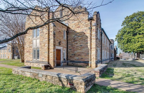 Music Row Apartment | Converted Dorm in Heart of Music Row!