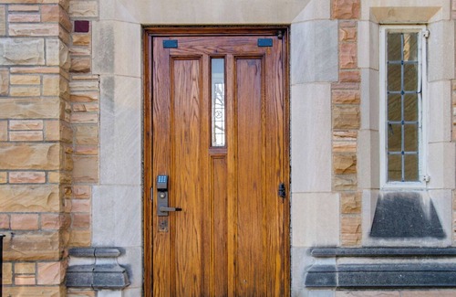 Music Row Apartment | Converted Dorm in Heart of Music Row!