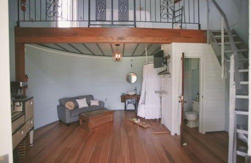 Alvan House | Converted Grain Silo for Unique Glamping Accommodation in Alvin, Illinois