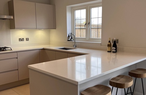 Bookham House | Converted Saddlery in the country!