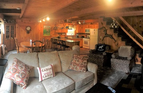 Center Conway Ski Chalet | Conway NH Chalet Rental Dec '23-Apr '24. 30 day discounts