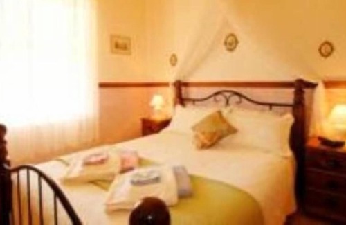 Booyoolie Cottage | CONYNGHAM COTTAGE - located at Gladstone SA. Southern Flinders Ranges.