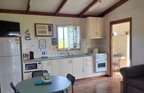 Wright Cabin | Coodlie Park Eco Retreat
