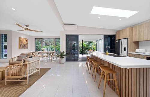Dicky Beach House | Cooinda - Your Happy Meeting Place at Dicky Beach