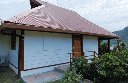 Otumai House | Cook's Bay Lodges - Fare Nui - Incredible view