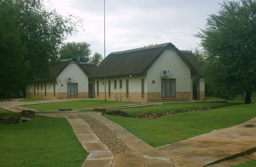 Mahikeng Bed & Breakfast | Cookes Lake Resort