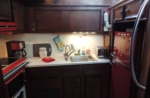 Ampthill Boat Rental | Cookie B