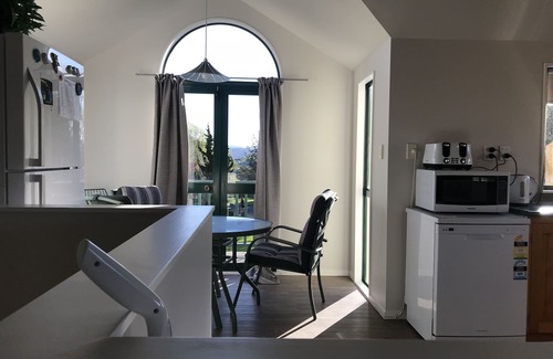 Whitianga House | Cooks Cottage, spacious and conveniently located