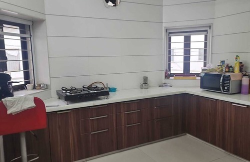 Vadodara Apartment | Cool 2-bedroom apartment with AC in vibrant Vadodara