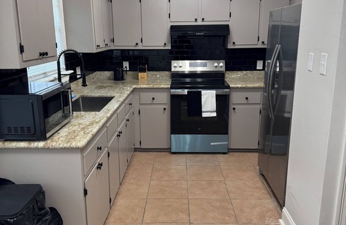 Plattenville House | Cool 3-bedroom house with Central AC/Heat, Ultra fast WIFI in Belle Rose